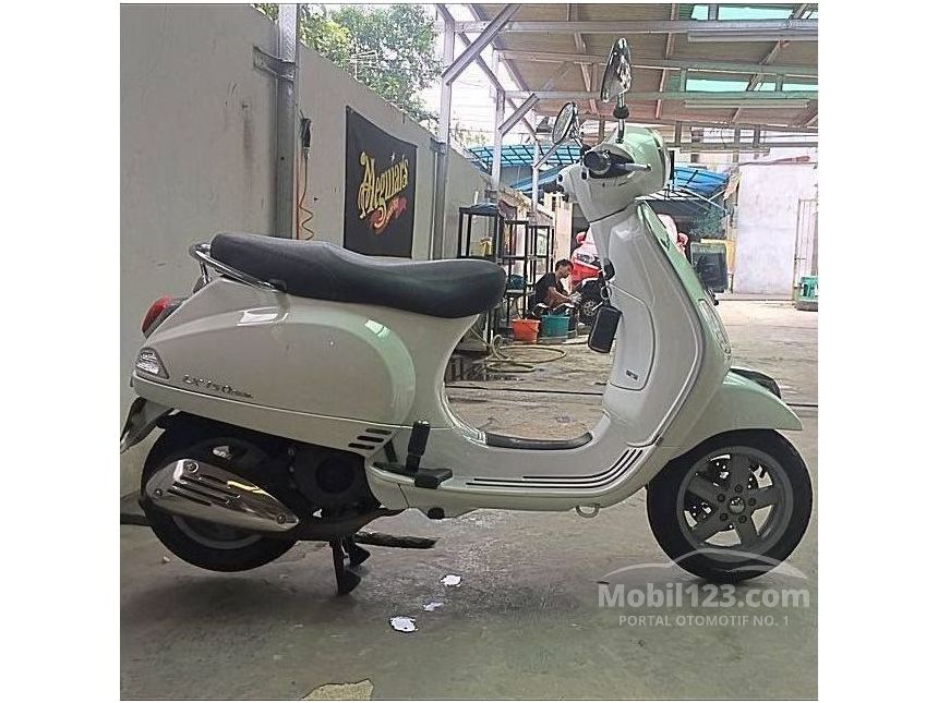 Jual Motor Piaggio LX 150 2013 0.3 di DKI Jakarta 