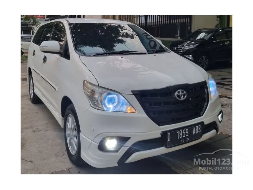 Jual Mobil Toyota Kijang Innova 2014 V Luxury 2.0 di Jawa Barat Automatic MPV Putih Rp 219.000.000