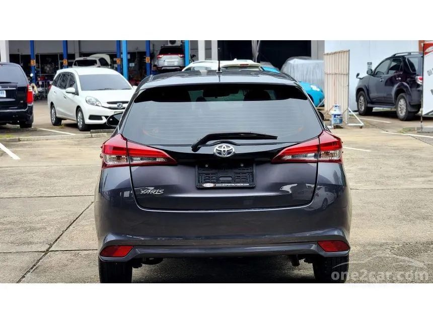 2022 Toyota YARIS Entry Hatchback