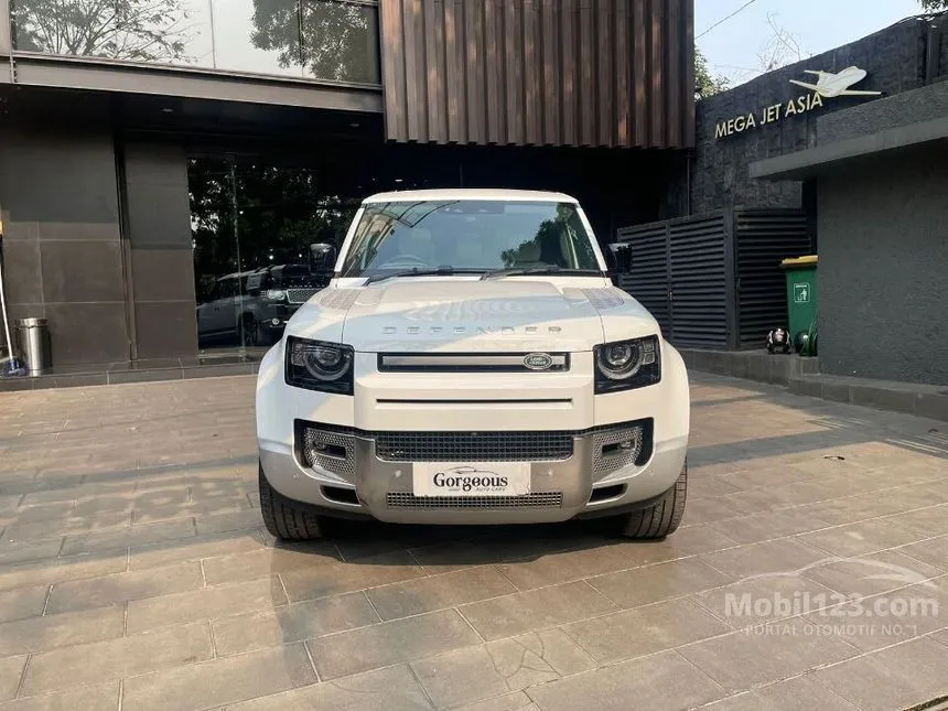 Jual Mobil Land Rover Defender 2023 130 P400 S 3.0 di Banten Automatic SUV Putih Rp 4.100.000.000