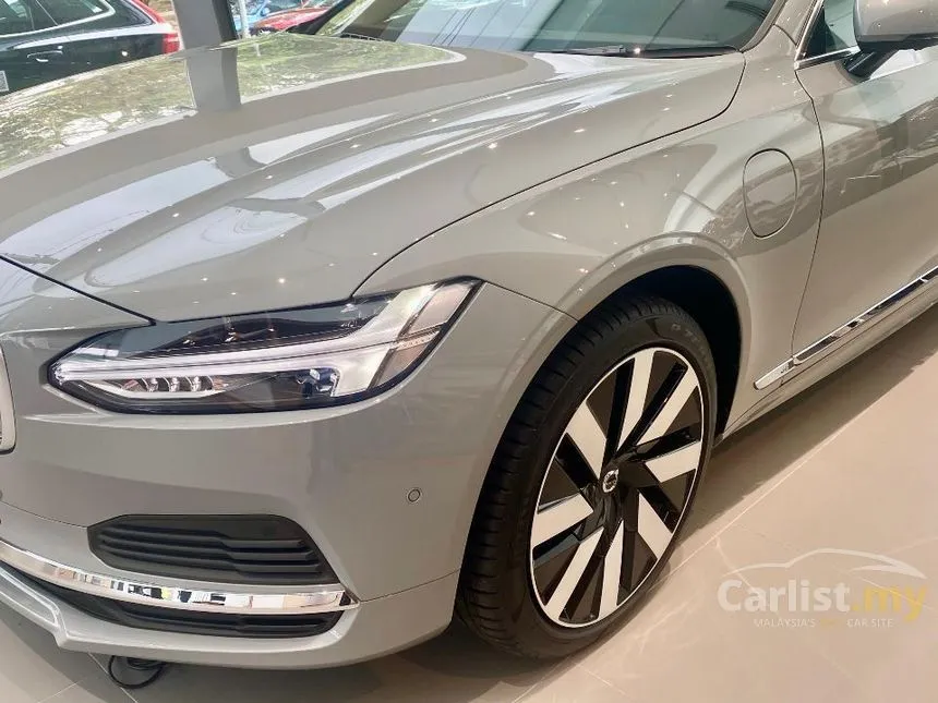 2024 Volvo S90 Recharge T8 PHEV Sedan