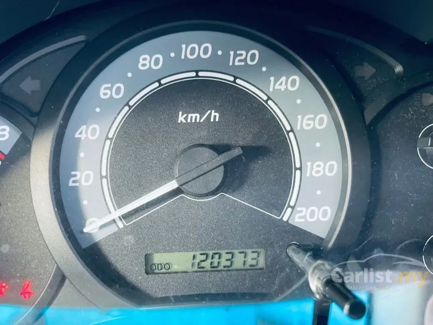 2009 Toyota Innova E MPV