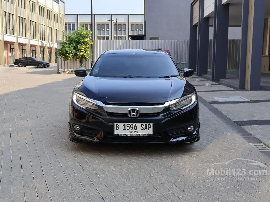 2018 Honda Civic ES Sedan
