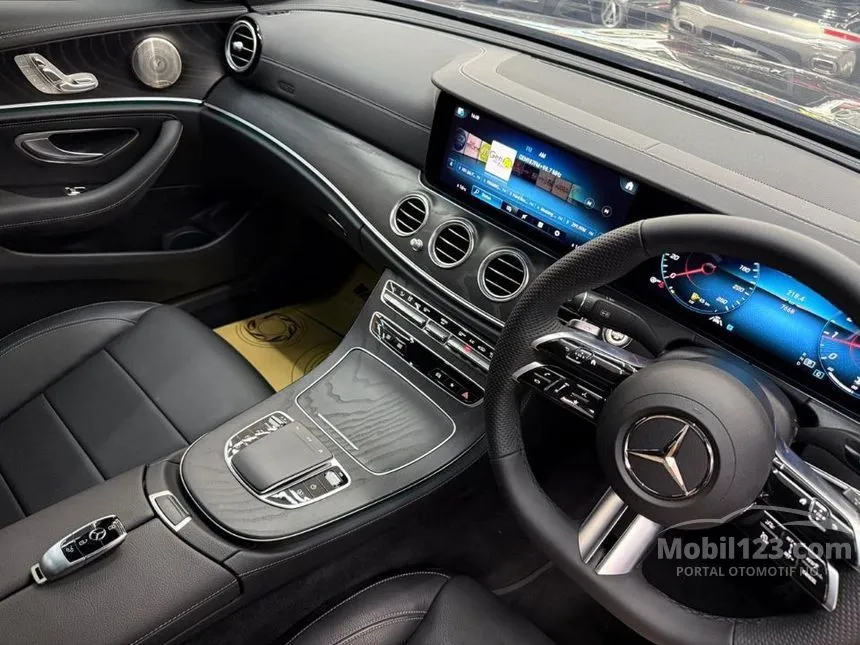 2023 Mercedes-Benz E300 AMG Line Sedan