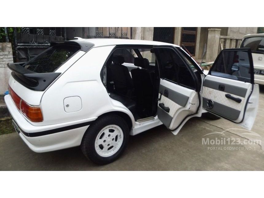 Jual Mobil Mazda Mr 1990 1 3 Di Jawa Barat Manual Sedan Putih Rp 23 750 000 Mobil123 Com