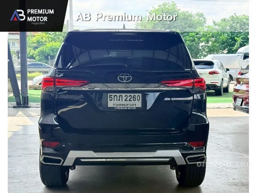 2016 Toyota FORTUNER V SUV
