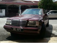 1993 Mercedes-Benz E230 2.3 Masterpiece Sedan