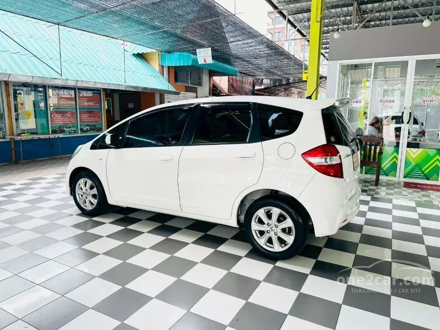 2012 Honda JAZZ V Hatchback