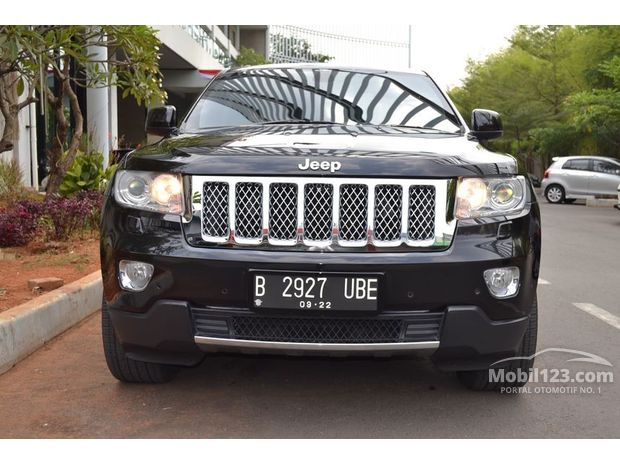 Grand Cherokee Jeep  Murah 25 mobil  dijual  di Indonesia 