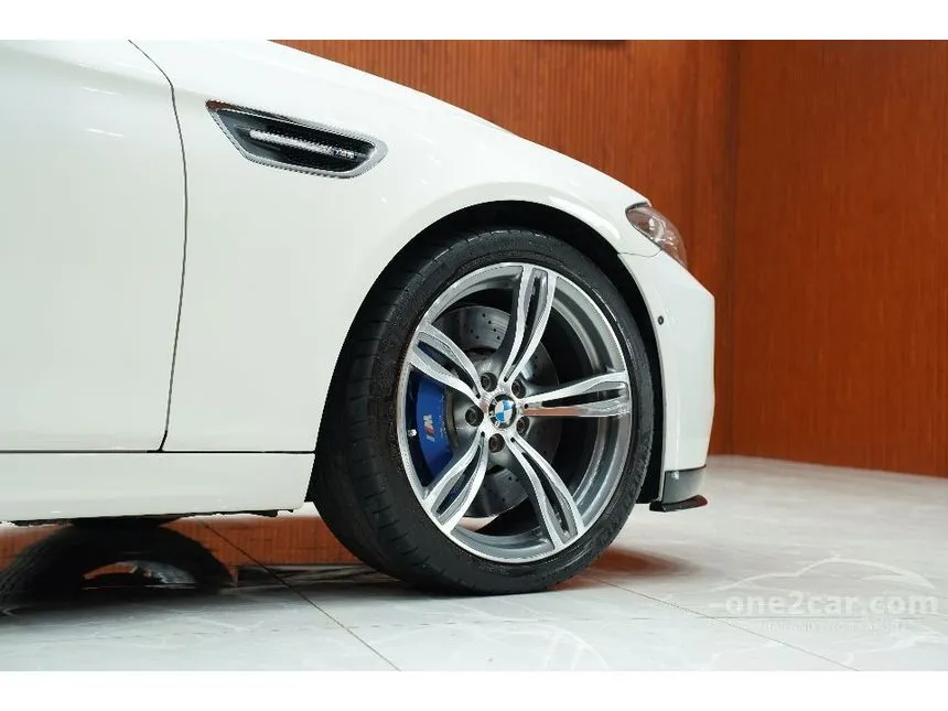 2015 BMW M5 Sedan