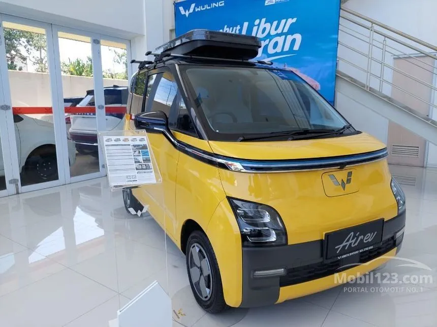 Jual Mobil Wuling EV 2024 Air ev Charging Pile Long Range di Banten Automatic Hatchback Kuning Rp 265.000.000
