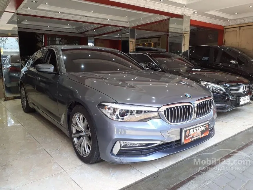 2018 BMW 520i Luxury Sedan
