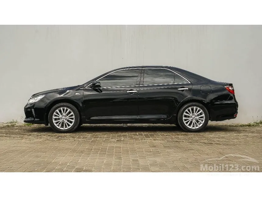 2015 Toyota Camry V Sedan