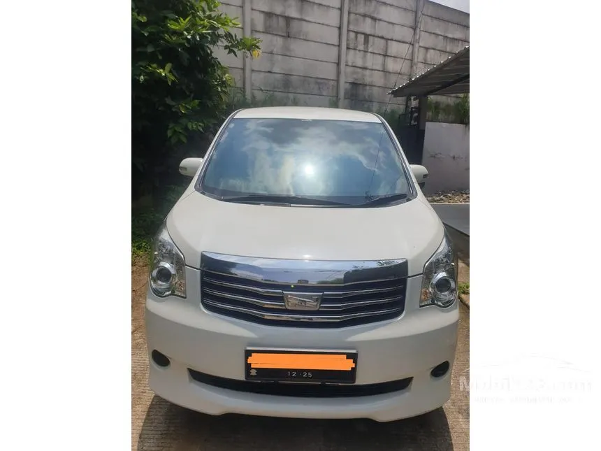 2013 Toyota NAV1 G MPV