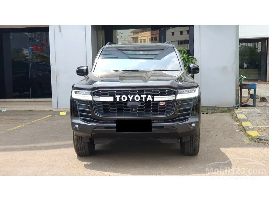 2023 Toyota Land Cruiser 300 GR-S (Premium Colour) SUV