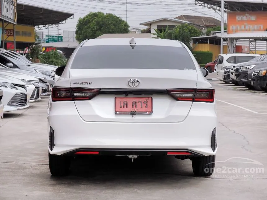 2024 Toyota Yaris Ativ Smart Sedan