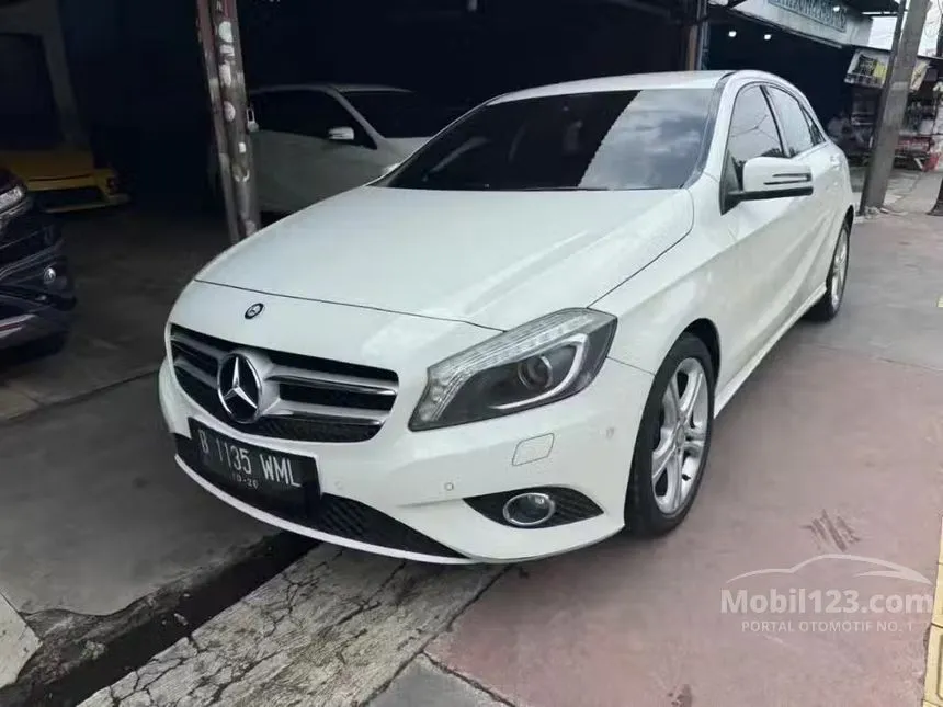2013 Mercedes-Benz A200 Urban Hatchback