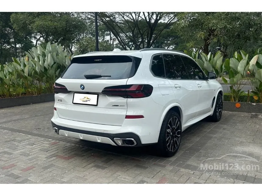 2025 BMW X5 xDrive40i M Sport SUV