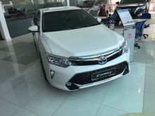 2017 Toyota Camry 2.5 Hybrid Sedan