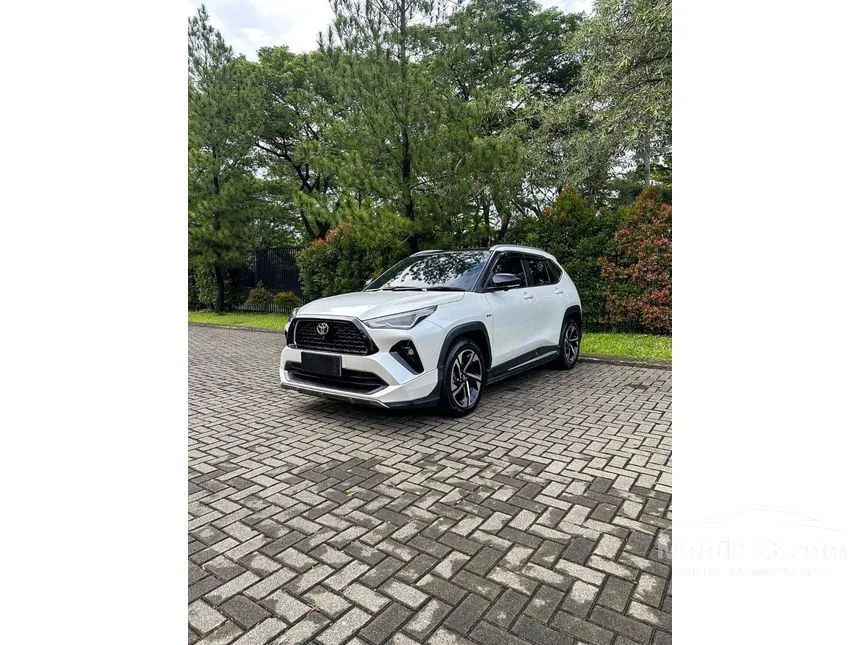 2023 Toyota Yaris Cross S with GR Parts Aero Pkg SUV