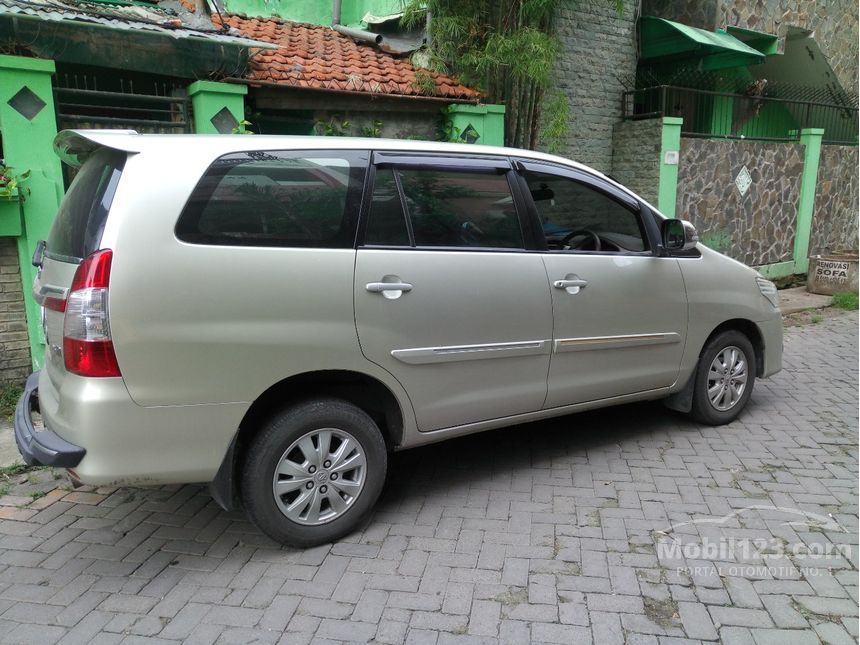 Jual Mobil  Toyota Kijang Innova  2014 G 2 5 di Jawa Timur  