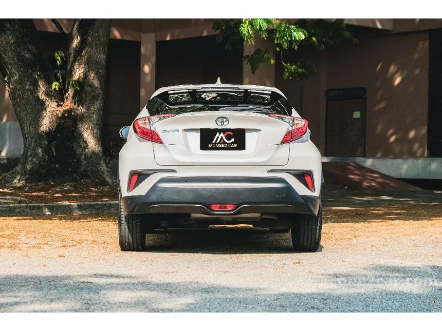 2020 Toyota C-HR Mid SUV