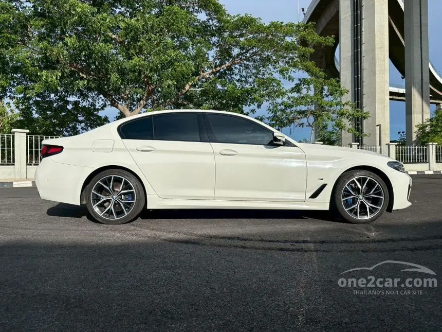 2021 BMW 530e M Sport Sedan