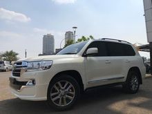 LAND CRUISER 4.6 BENSIN SAHARA 2009 WHITE ON GREY TDP 200JT