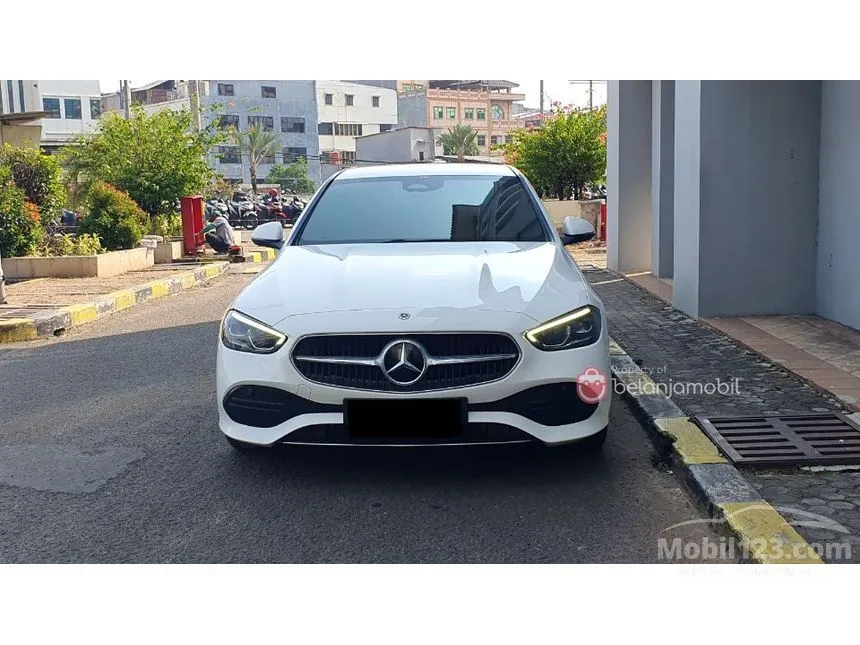 2022 Mercedes-Benz C200 Avantgarde Line Sedan