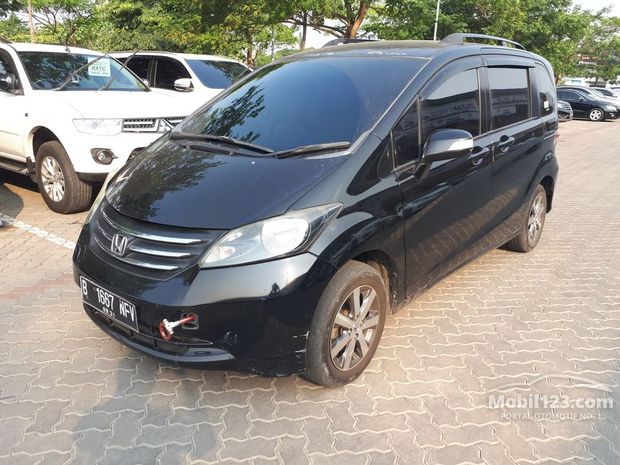 Honda Freed Mobil bekas dijual di Banten Indonesia 