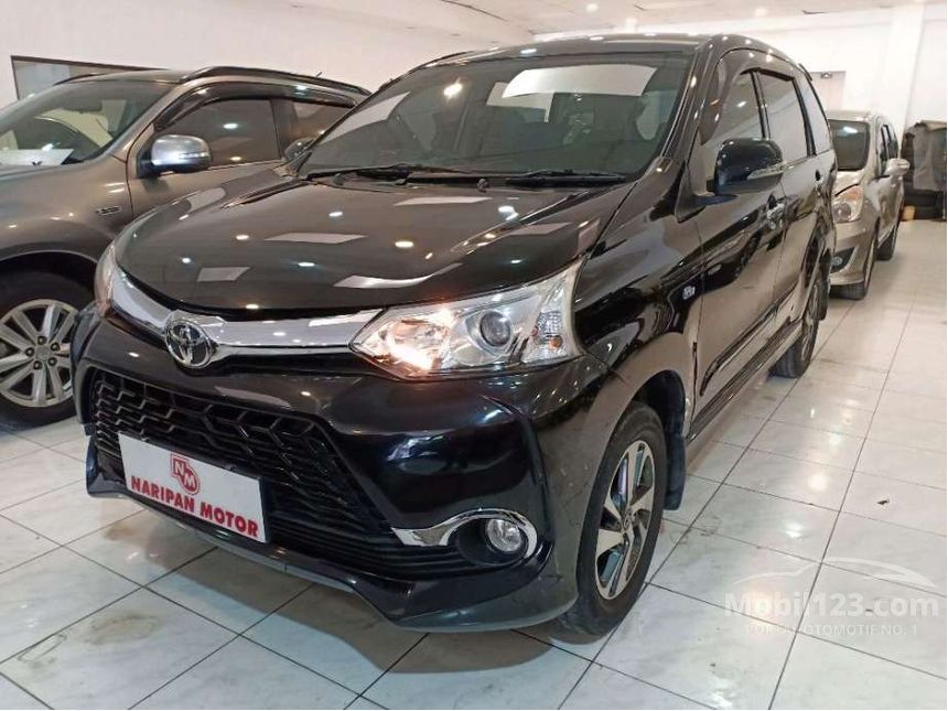 Toyota Avanza Veloz 2017 Hitam: Perpaduan Gaya dan Fungsionalitas yang Tak Lekang Waktu