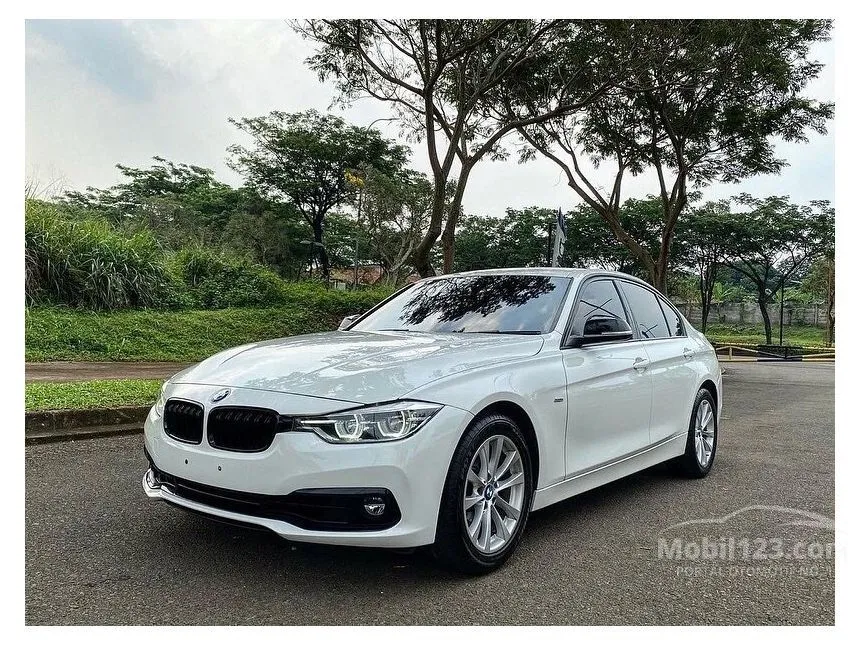 Jual Mobil BMW 320i 2016 Sport 2.0 di DKI Jakarta Automatic Sedan Putih Rp 428.000.000