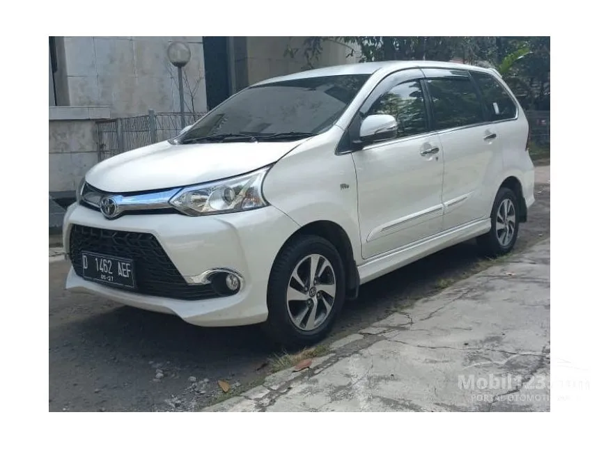 Jual Mobil Toyota Avanza 2016 Veloz 1.5 di Jawa Barat Automatic MPV Putih Rp 165.000.000