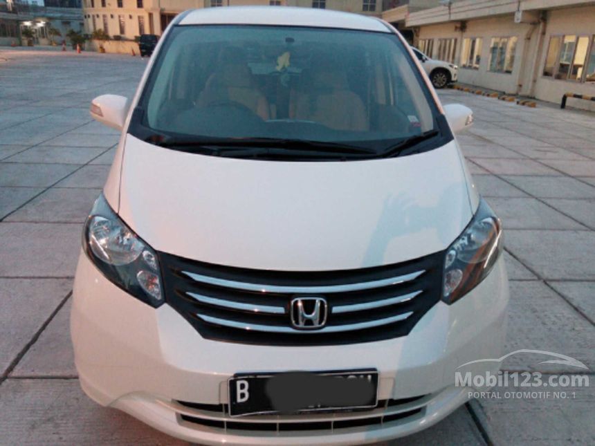 Jual Mobil  Honda  Freed  2011 1 5 1 5 di DKI Jakarta 