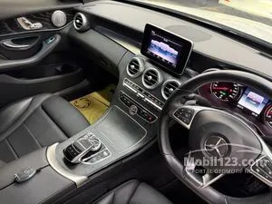 2018 Mercedes-Benz C300 2.0 AMG Line Sedan