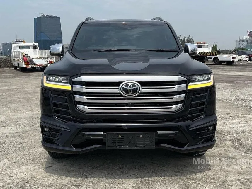 Jual Mobil Toyota Land Cruiser 2024 VX