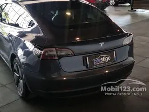 2020 Tesla Model 3 Standard Range Sedan