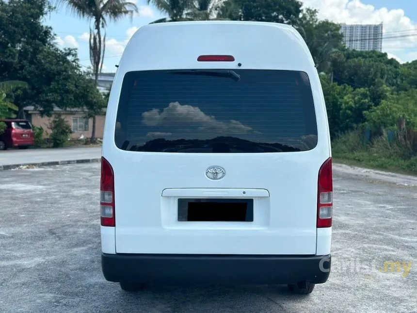 2011 Toyota Hiace Window Van