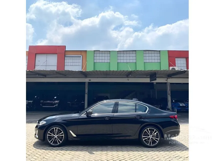 2023 BMW 530i Opulence Sedan