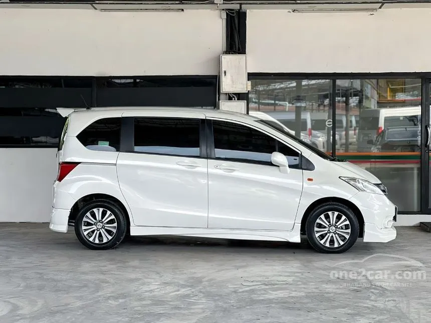 2014 Honda FREED E Wagon