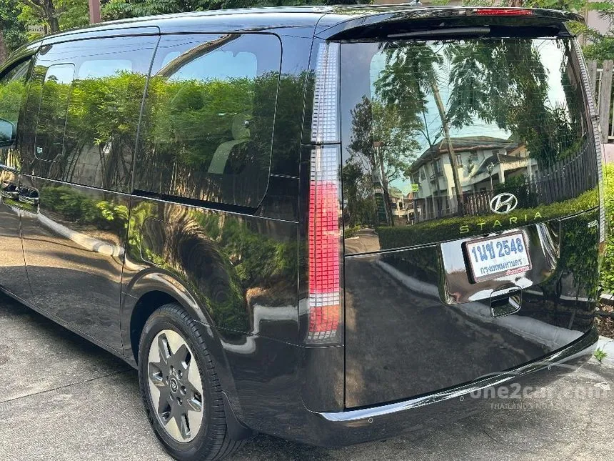 2023 Hyundai Staria SEL Van