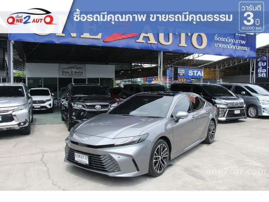 2025 Toyota CAMRY HEV Premium Luxury Sedan