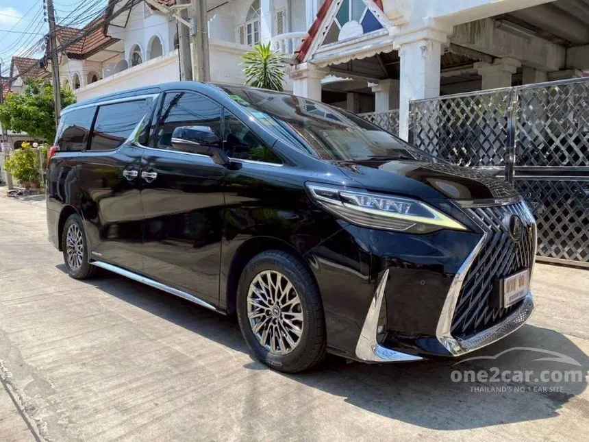 2022 Lexus LM300h Executive Van