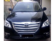 Innova V Lux Luxury AT Bensin 2015 Hitam - Gress Banget