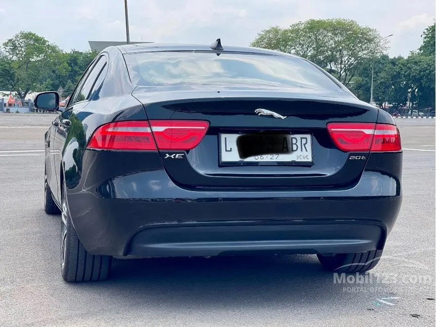 2016 Jaguar XE Prestige Sedan