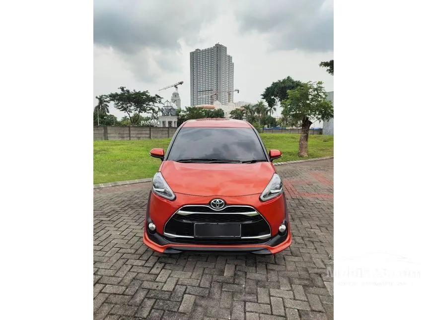 Jual Mobil Toyota Sienta 2017 Q 1.5 di Jawa Timur Automatic MPV Orange Rp 207.000.000