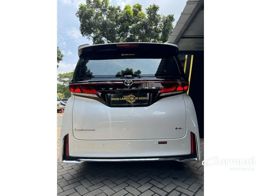 Jual Mobil Toyota Vellfire 2024 HEV Executive Lounge VIP Type 2.5 di Banten Automatic MPV Putih Rp 1.955.000.000