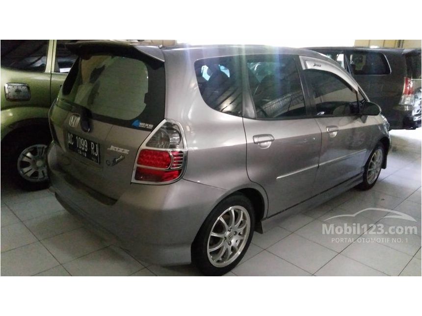 Jual Mobil  Honda  Jazz 2007 VTEC  1 5 di Jawa Timur Manual 