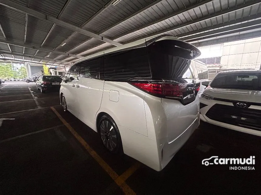 2024 Toyota Alphard HEV MPV