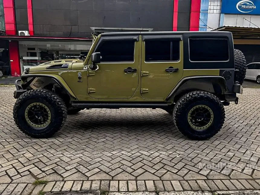 2013 Jeep Wrangler Rubicon Unlimited 4 Door SUV